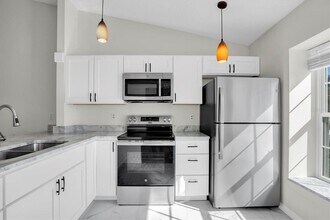 3865 El Camino Ct in Largo, FL - Building Photo - Building Photo