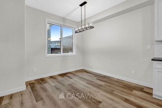 8075 Cedric Mah Rd in Edmonton, AB - Building Photo - Building Photo