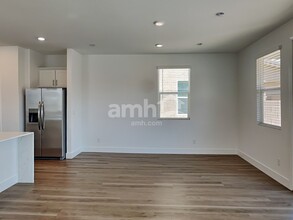 8401 Flagpole Loop Ave in Las Vegas, NV - Building Photo - Building Photo