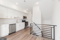 2418 W Jefferson St photo'