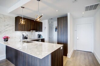 1701 Hermann Dr in Houston, TX - Building Photo - Building Photo