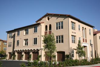 Orchard Hills Apartment Homes in Irvine, CA - Building Photo - Building Photo