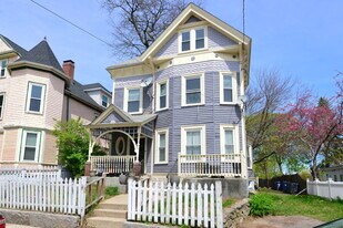 75 Munroe St in Boston, MA - Building Photo