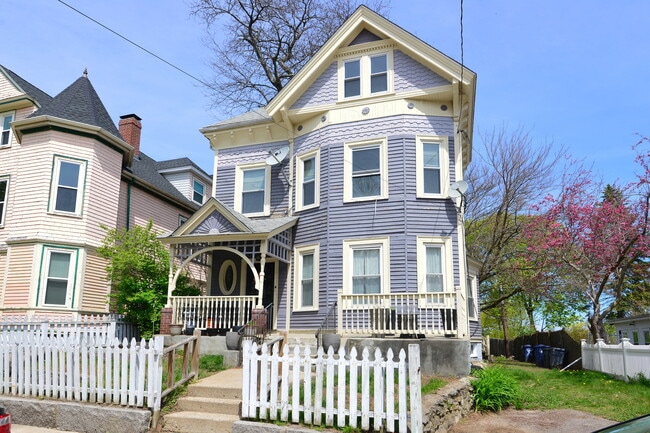 75 Munroe St