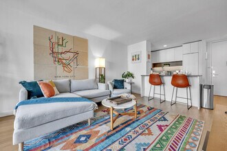 68 W 37th St, Unit FL20-ID1051649P in New York, NY - Building Photo - Building Photo