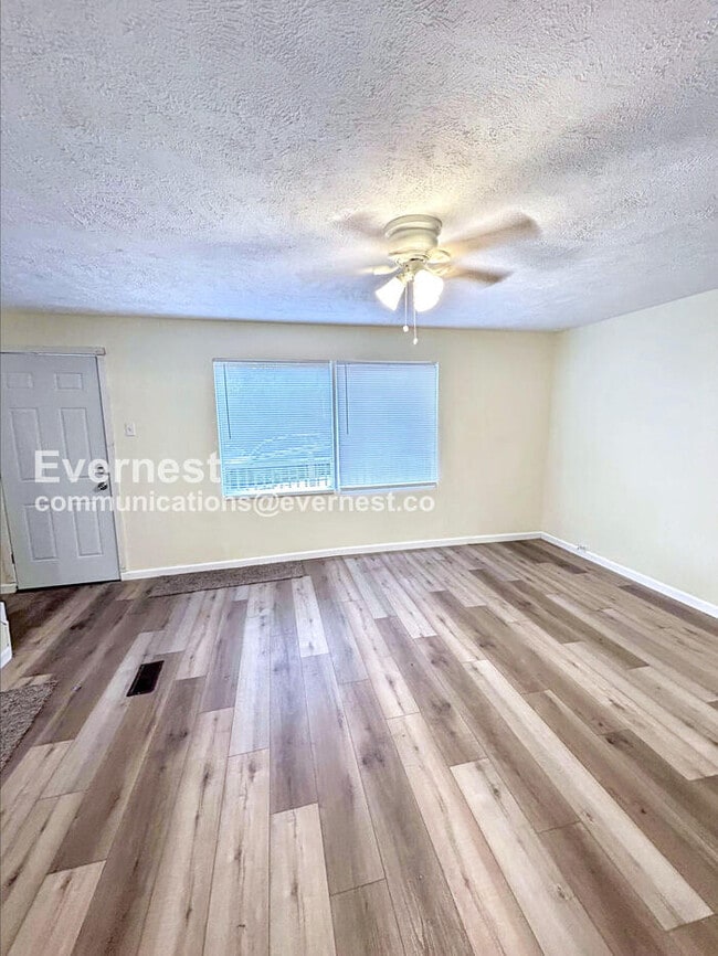 1050 Holmden Ave in Cleveland, OH - Building Photo - Building Photo