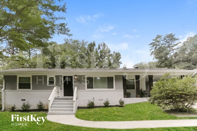 1855 Shamrock Dr in Decatur, GA - Building Photo - Building Photo