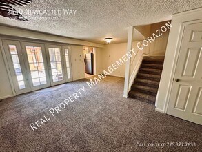 2440 Newcastle Way in Reno, NV - Foto de edificio - Building Photo