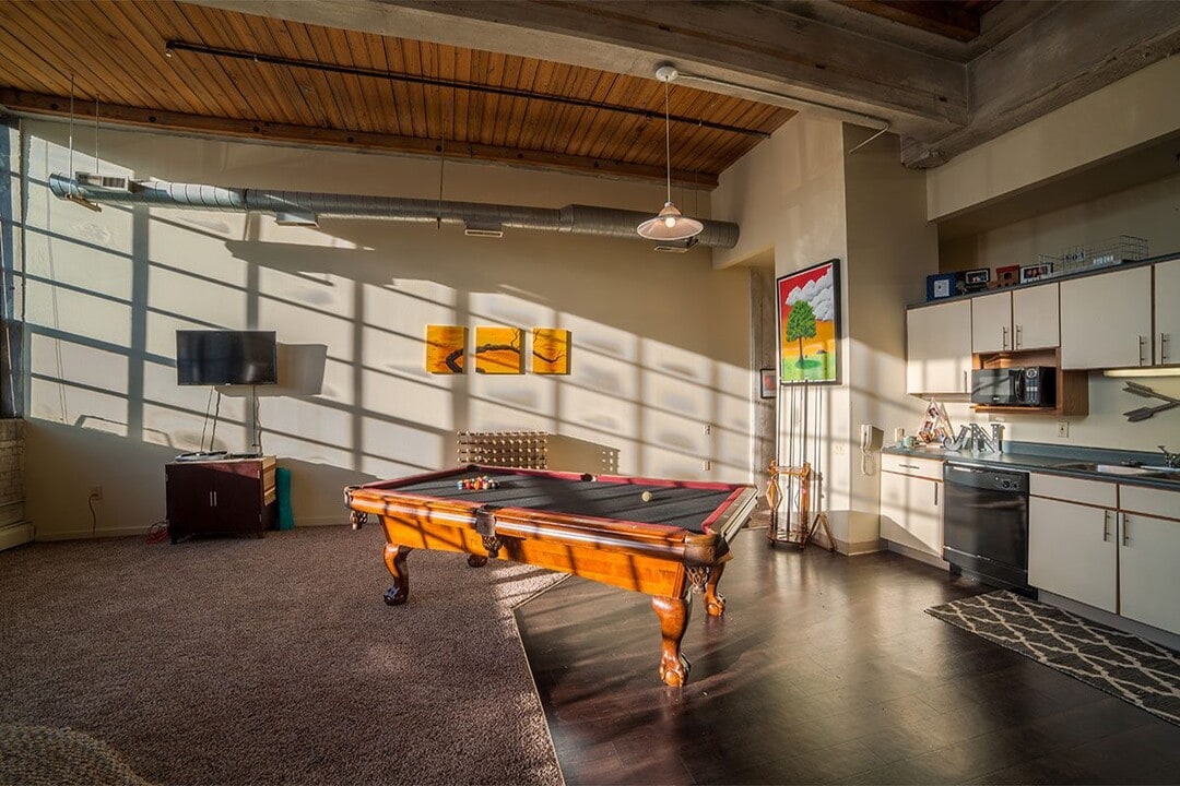 Central High & Stephenson Mills Apartments in South Bend, IN - Foto de edificio