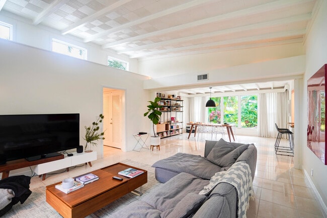 216 32nd St in West Palm Beach, FL - Building Photo - Building Photo