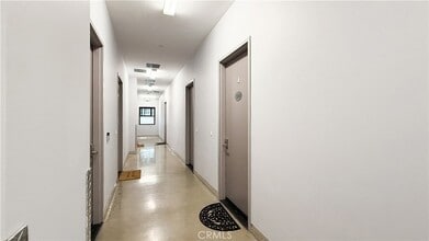 433 Pine Ave, Unit 308 in Long Beach, CA - Building Photo - Building Photo