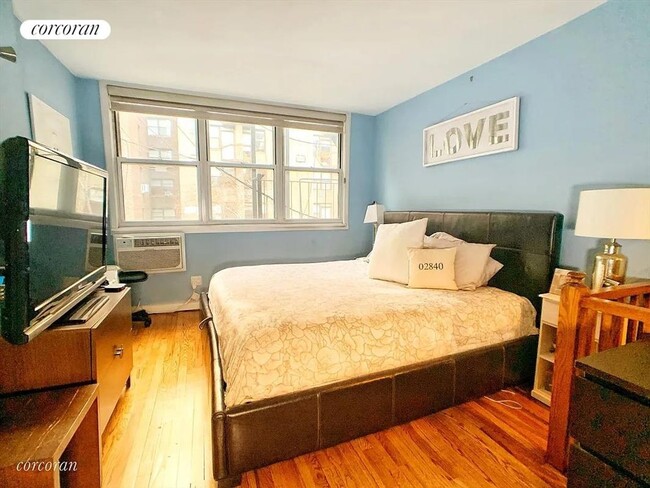 343 E 78th St in New York, NY - Building Photo - Building Photo