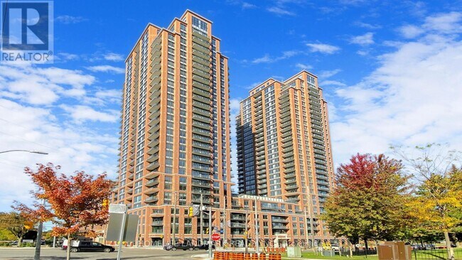 3260 Sheppard Ave E in Toronto, ON - Building Photo - Building Photo