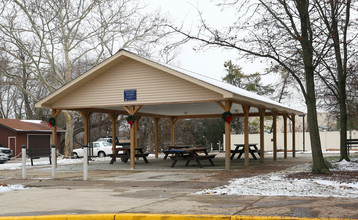 North View Manor in Medina, OH - Building Photo - Building Photo