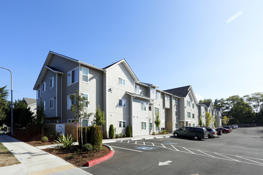 DubSea Apartments in Seattle, WA - Building Photo