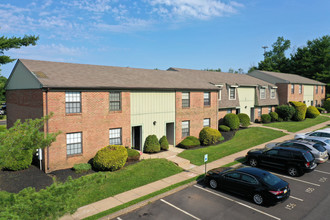 Newpointe Apartments in Warrington, PA - Building Photo - Building Photo