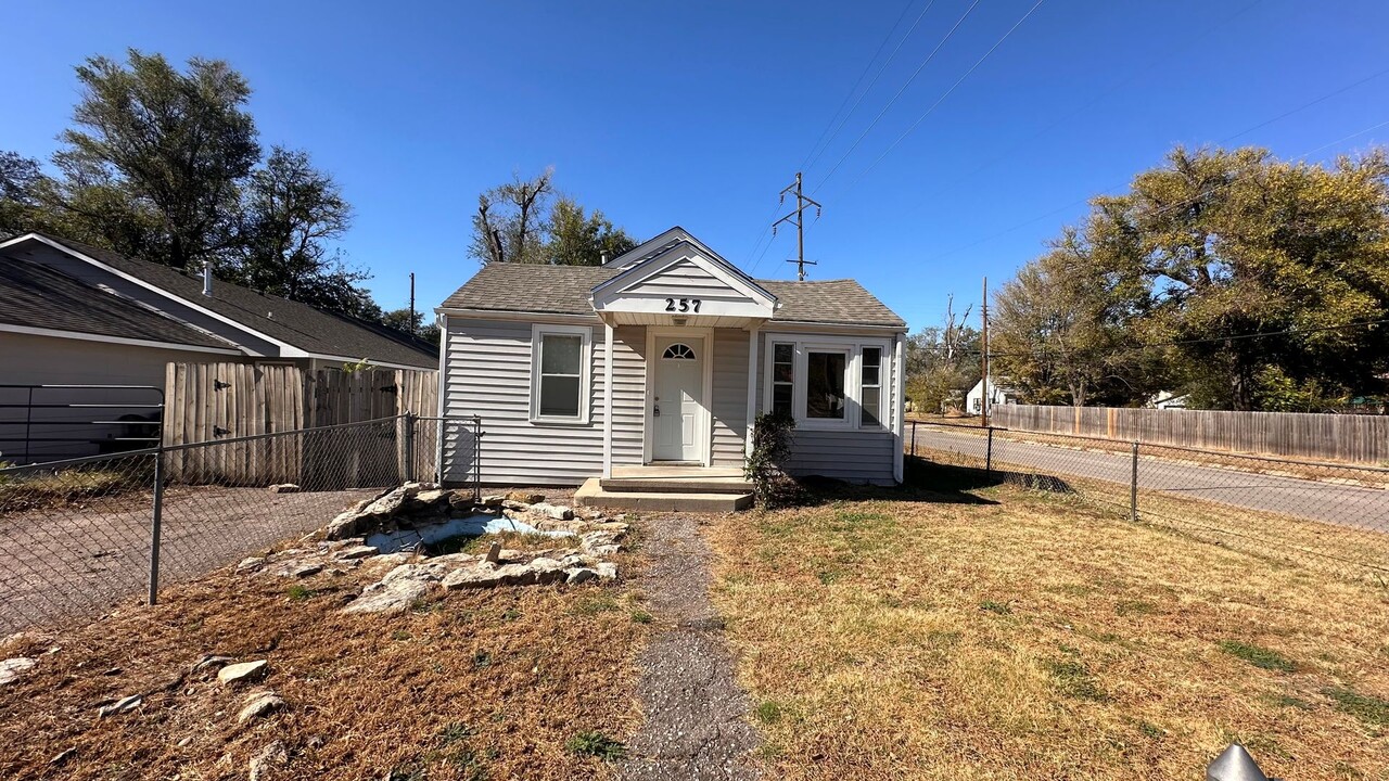 257 N Sabin St in Wichita, KS - Foto de edificio