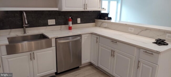 9221 Clementine Ct in Lorton, VA - Building Photo - Building Photo