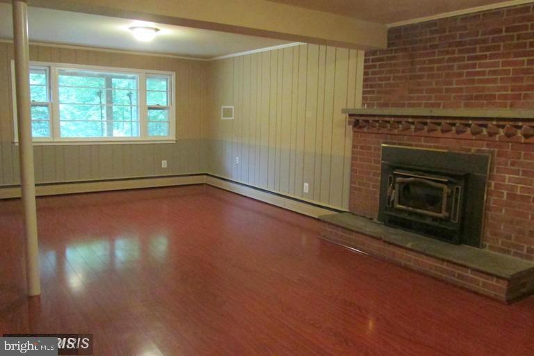 7617 Maple Branch Rd in Clifton, VA - Building Photo