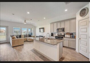 1246 Truckee River Dr in Rosharon, TX - Building Photo - Building Photo