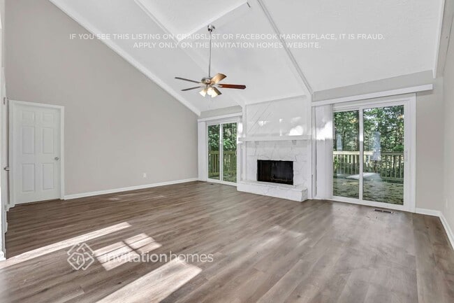 5001 Post Rd Pass in Stone Mountain, GA - Foto de edificio - Building Photo