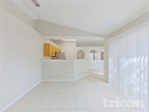 810 Ognon Ct, Unit 201 in Kissimmee, FL - Building Photo - Building Photo