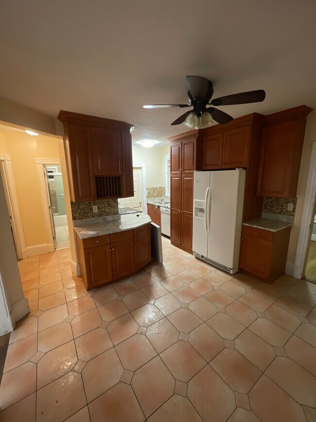 27 Morris St, Unit 1 in Everett, MA - Building Photo - Building Photo