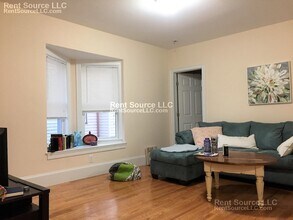 24 Willard Ave, Unit 1 in Medford, MA - Building Photo - Building Photo