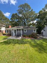 330 Grove Rd in Greenville, SC - Building Photo