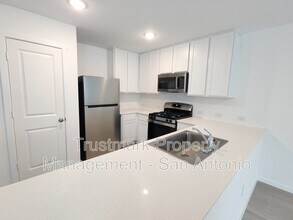 219 Ottawa Way in New Braunfels, TX - Building Photo - Building Photo