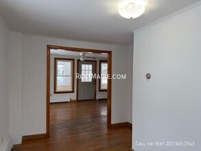 27 Kineo St in Bangor, ME - Foto de edificio - Building Photo
