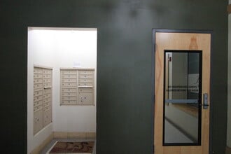 163 W 200 S, Unit 504 in Salt Lake City, UT - Foto de edificio - Building Photo