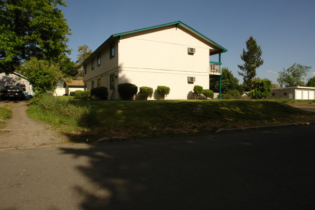 3304 N Lincoln in Spokane, WA - Building Photo - Building Photo