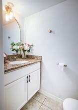 6201 Fondren Rd in Houston, TX - Building Photo - Building Photo