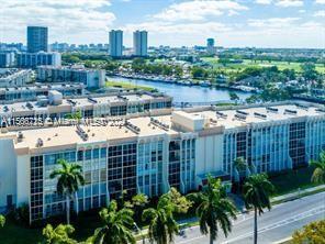 2000 Atlantic Shores Blvd in Hallandale Beach, FL - Building Photo