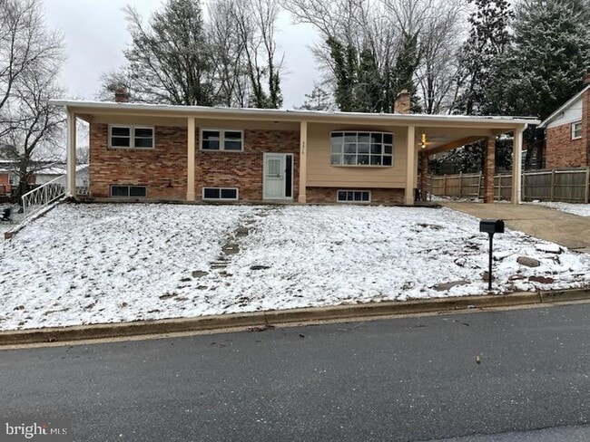 property at 5616 Old Temple Hill Rd