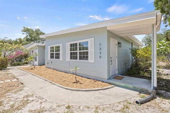 7335 10th Ave N in St. Petersburg, FL - Building Photo