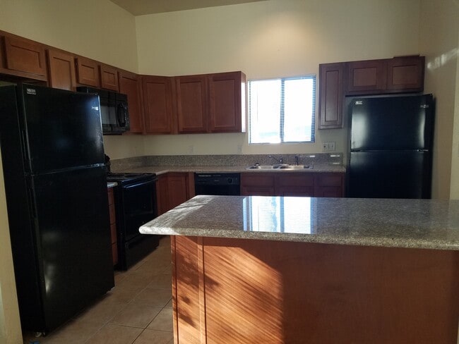 1245 E Waverly St, Unit 6 bed 3 bath in Tucson, AZ - Building Photo - Building Photo