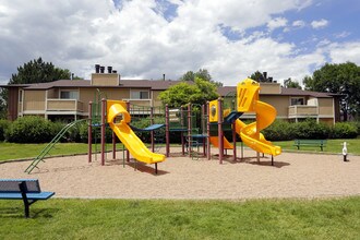 Ridgeview Place in Colorado Springs, CO - Foto de edificio - Building Photo