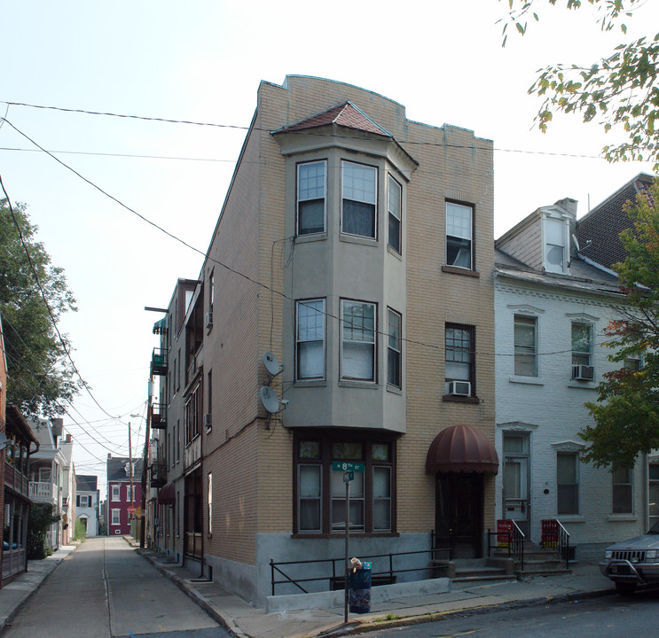 323 N 8th St in Allentown, PA - Building Photo