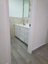 359 W 12th St in Hialeah, FL - Building Photo - Building Photo