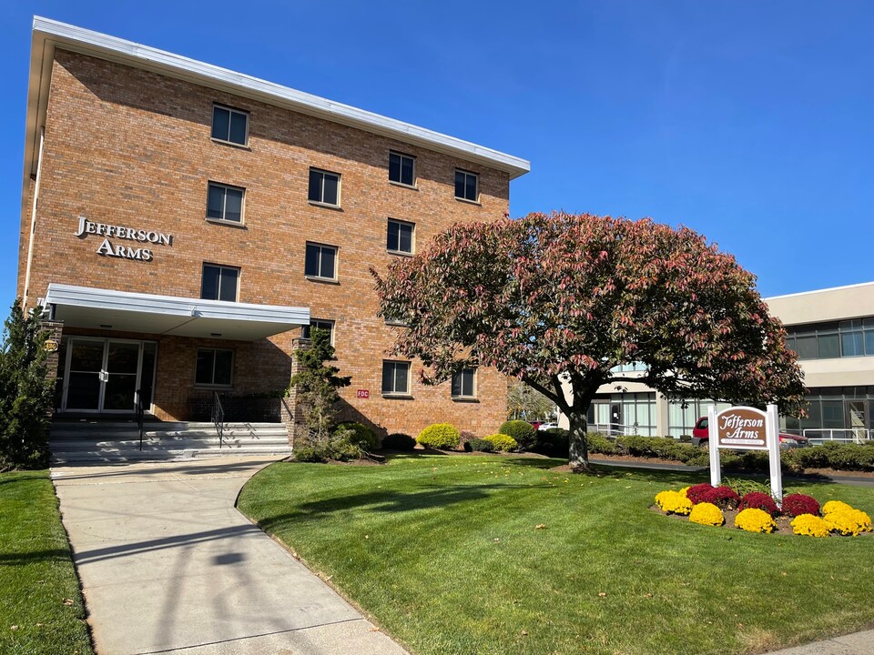 Jefferson Arms Apartments Photo