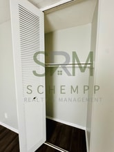 5616 Lagoona Dr in Louisville, KY - Building Photo - Building Photo