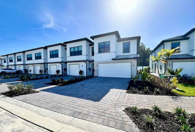 property at 27869 Solis Grande Dr
