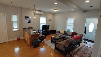 33 Eastburn St in Boston, MA - Building Photo - Building Photo