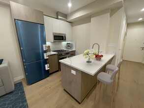 398 Kings Hwy, Unit 305 in Brooklyn, NY - Foto de edificio - Building Photo