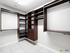 1132 Amber Lk in Seguin, TX - Building Photo - Building Photo