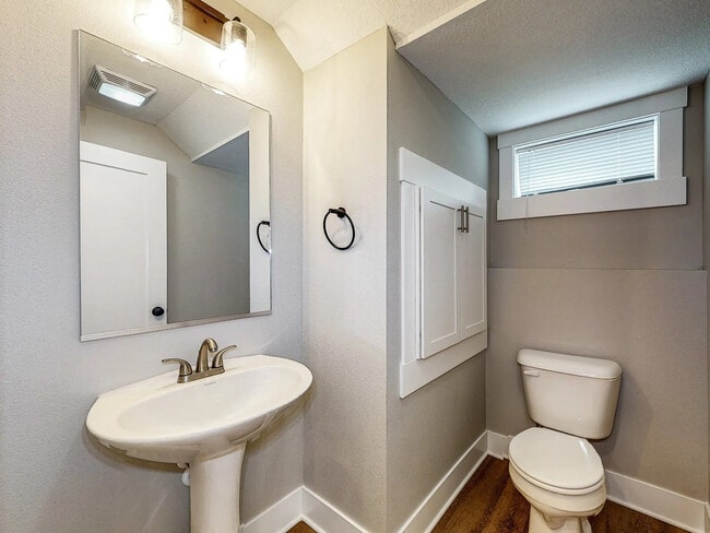 317 Washington Ave in Ames, IA - Foto de edificio - Building Photo