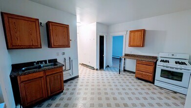 45 Greenwood Ave in Mechanicville, NY - Foto de edificio - Building Photo
