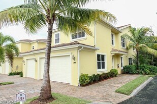 1315 Mariposa Cir in Naples, FL - Building Photo